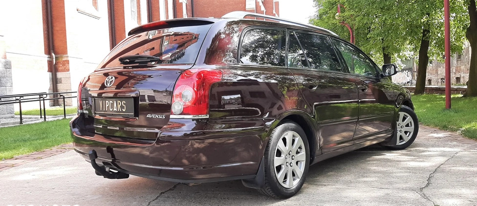 Toyota Avensis cena 19999 przebieg: 220000, rok produkcji 2008 z Złocieniec małe 781